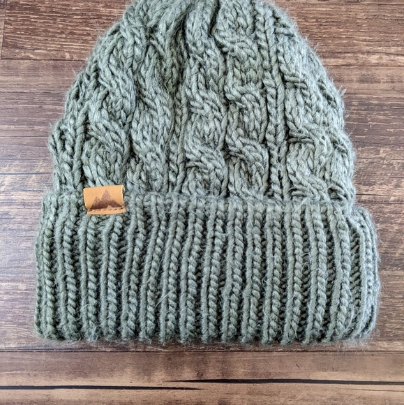H&M Beanie - Picture 1 of 3
